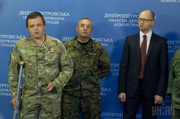 У Порошенко, наградившего Семенченко орденом, теперь называют его лжеофицером и аферистом