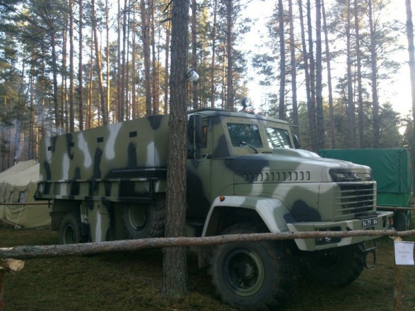 Пока ровенчане воюют, нацгвардейцы у них дома.. Пока ровенчане воюют, нацгвардейцы у них дома..