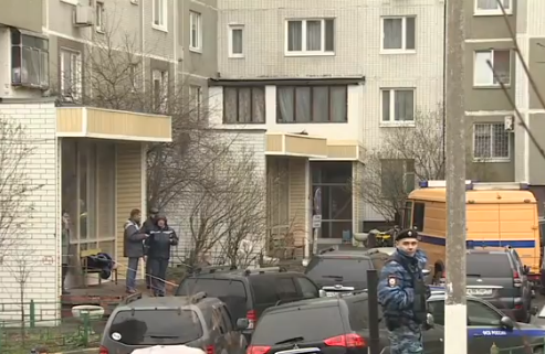 Робот-сапёр разминирует жилой дом на юге Москвы — прямая трансляция