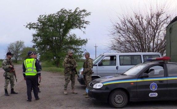 На въезде в Геническ хунтовояки установили блокпост