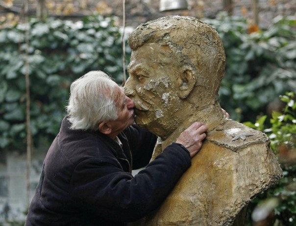 На купюре в 2000 рублей россияне хотят видеть Сталина На купюре в 2000 рублей россияне хотят видеть Сталина