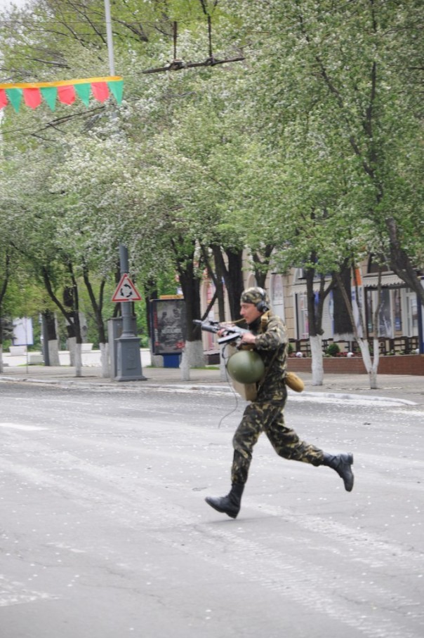 Мариуполь 9 Мая 2014 год Вся правда! Преступления террористов с евромайдана