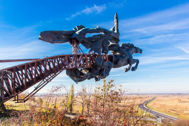 Про памятник Первой конной армии Про памятник Первой конной армии