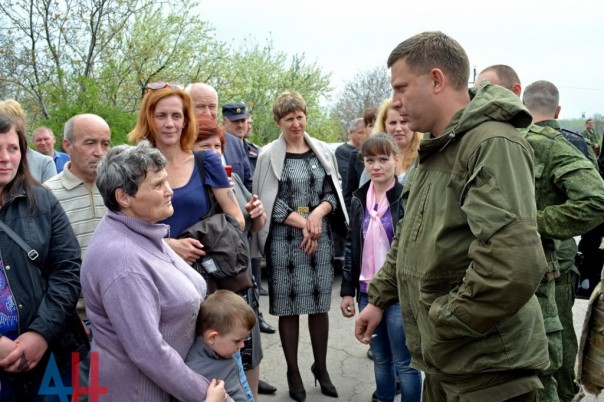Глава ДНР Александр Захарченко проинспектировал начало строительных работ на 18 частных домах
