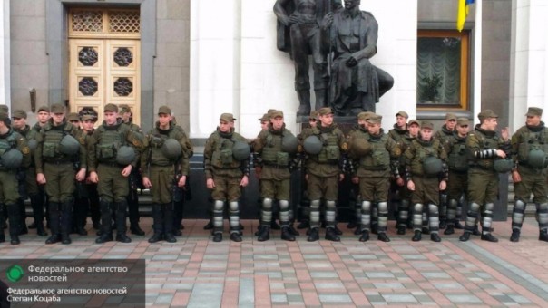 Ученые Украины по "приказу Путина" провели митинг. На митинге ученых киевский журналист назвал майора милиции "чмом", тот утерся Ученые Украины по "приказу Путина" провели митинг. На митинге ученых киевский журналист назвал майора милиции "чмом", тот утерся