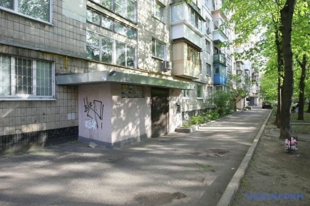 Киевский политолог, уличивший украинских олигархов в сговоре и призывавший к мирному урегулированию на Донбассе, выпал из окна Киевский политолог, уличивший украинских олигархов в сговоре и призывавший к мирному урегулированию на Донбассе, выпал из окна