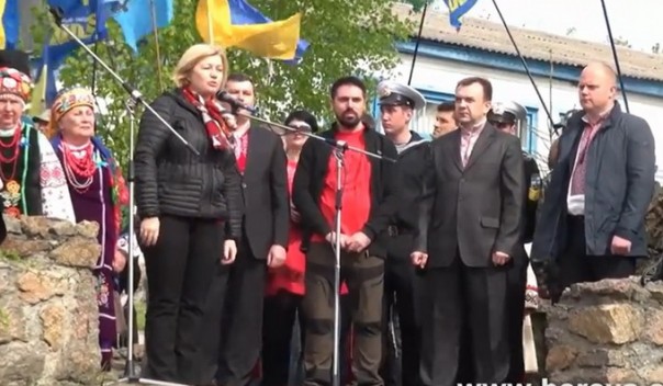 Новый вице-спикер Верховной Рады благословила шествие под свастиками Новый вице-спикер Верховной Рады благословила шествие под свастиками