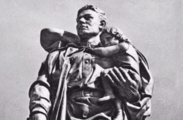 История Воин с ребенком на руках История Воин с ребенком на руках