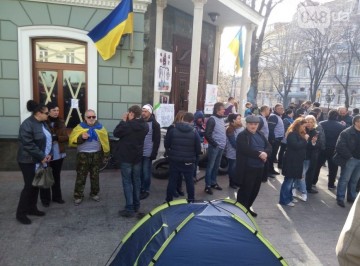 Одесский «майдан» штурмует прокуратуру, виселица для Стоянова уже готова