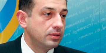 Маразм крепчал....