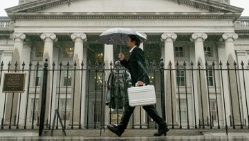 РФ сократила в феврале резервы в гособлигациях США на $8,9 миллиарда