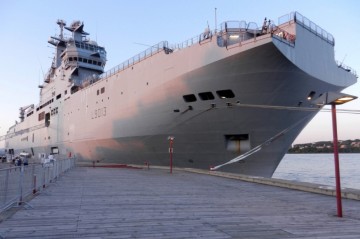 История с "Мистралями" становится водевилем