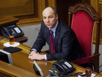 Парубий: депутаты Рады готовы вести дискуссию о местных выборах в Донбассе