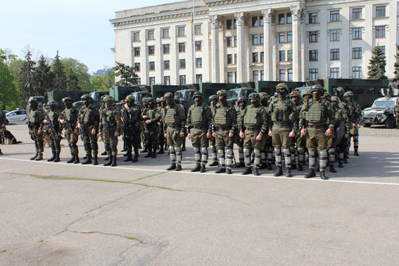 Как прошёл Первомай в оккупированном Симферополе и украинской демократичной Одессе. Как прошёл Первомай в оккупированном Симферополе и украинской демократичной Одессе.