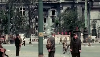 Немецкий режиссер восстановил уникальную цветную кинохронику времен Второй мировой войны Немецкий режиссер восстановил уникальную цветную кинохронику времен Второй мировой войны