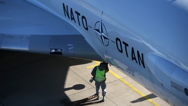 Русофоб пост сдал, русофоб пост принял. Или, хрен - редьки не слаще. Русофоб пост сдал, русофоб пост принял. Или, хрен - редьки не слаще.