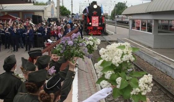 Поезд «Победа» на паровозной тяге сегодня прибыл в Астрахань 