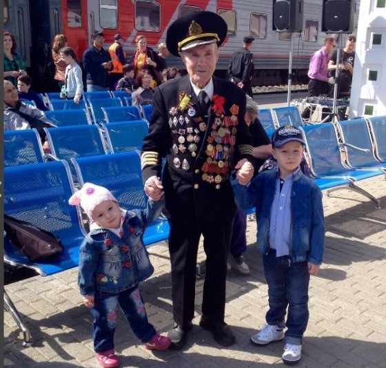 Поезд «Победа» на паровозной тяге сегодня прибыл в Астрахань 