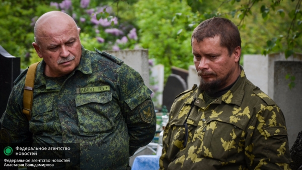 В «Бессмертном полку» шагают бойцы Новороссии В «Бессмертном полку» шагают бойцы Новороссии