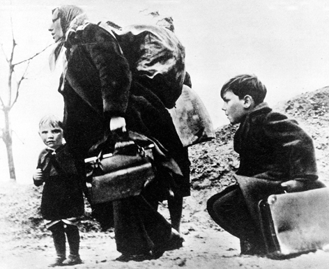 Это вам не добренький Сталин. Это депортация по-европейски Это вам не добренький Сталин. Это депортация по-европейски