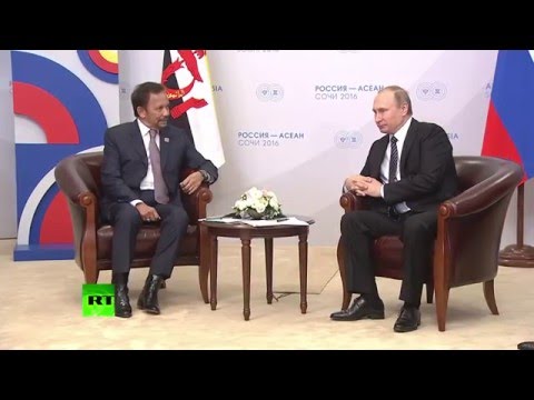 Владимир Путин впервые встретился с премьер-министром Таиланда и побеседовал с султаном Брунея в рамках саммита Россия — АСЕАН