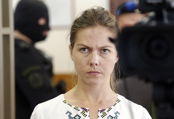 Сестра Савченко угрожает вооруженным восстанием, если ее не освободят сразу по прилёту на Украину