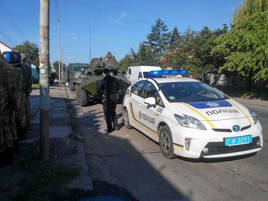 Нацгвардия и бронетехника на улицах Ужгорода: Украина отрабатывает «подавление сепаратистского мятежа» по аналогии с Донбассом Нацгвардия и бронетехника на улицах Ужгорода: Украина отрабатывает «подавление сепаратистского мятежа» по аналогии с Донбассом