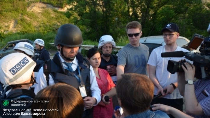 Киев определил размеры полицейской миссии ОБСЕ, ни в чем себе не отказывая Киев определил размеры полицейской миссии ОБСЕ, ни в чем себе не отказывая