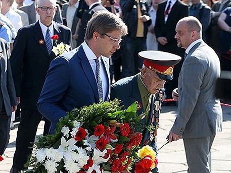 «Тень от руки Путина» видят в Прибалтике