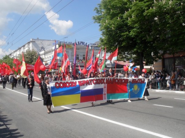 Как прошёл Первомай в оккупированном Симферополе и украинской демократичной Одессе. Как прошёл Первомай в оккупированном Симферополе и украинской демократичной Одессе.