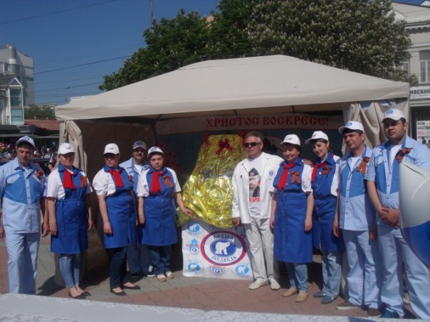 Как прошёл Первомай в оккупированном Симферополе и украинской демократичной Одессе. Как прошёл Первомай в оккупированном Симферополе и украинской демократичной Одессе.