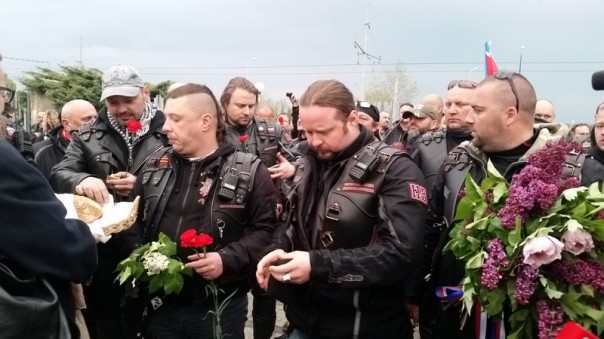 В чешском Брно около 100 "ночных волков" встретили хлебом и солью