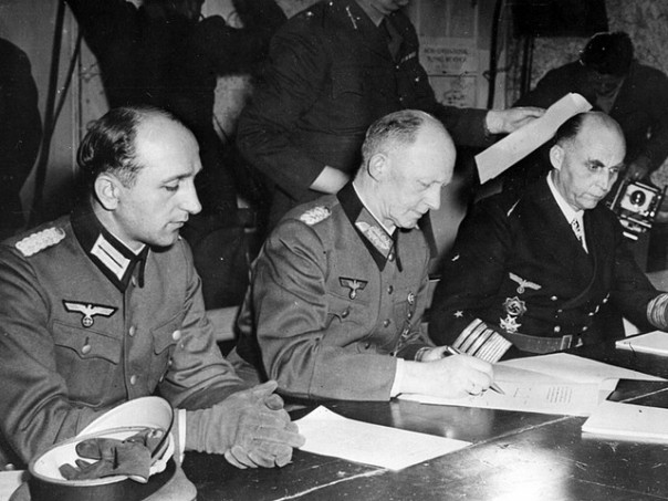 Подписание Акта о безоговорочной капитуляции нацистской Германии. 1945