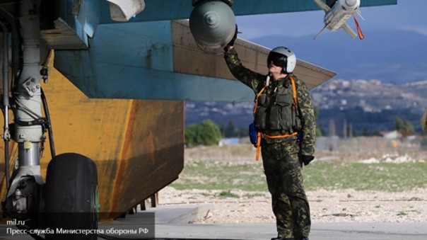 Знамя Победы взвилось над российской базой «Хмеймим» в Сирии Знамя Победы взвилось над российской базой «Хмеймим» в Сирии