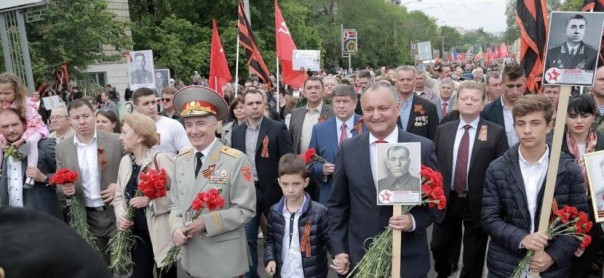 Вопреки НАТО и властям Молдовы впервые в Кишиневе состоялась грандиозная акция «Бессмертный полк»