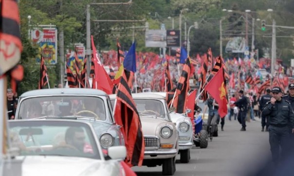 Вопреки НАТО и властям Молдовы впервые в Кишиневе состоялась грандиозная акция «Бессмертный полк»