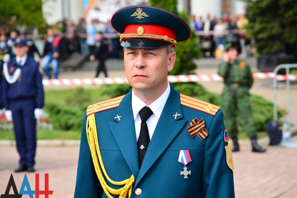 Фоторепортаж: Военный парад в Донецке в честь 71-й годовщины Победы в Великой Отечественной войне Фоторепортаж: Военный парад в Донецке в честь 71-й годовщины Победы в Великой Отечественной войне