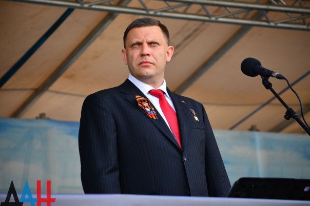 Фоторепортаж: Военный парад в Донецке в честь 71-й годовщины Победы в Великой Отечественной войне Фоторепортаж: Военный парад в Донецке в честь 71-й годовщины Победы в Великой Отечественной войне