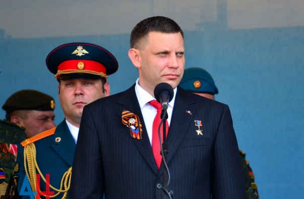 Фоторепортаж: Военный парад в Донецке в честь 71-й годовщины Победы в Великой Отечественной войне Фоторепортаж: Военный парад в Донецке в честь 71-й годовщины Победы в Великой Отечественной войне