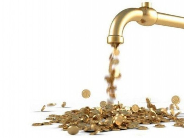 Горячая вода для киевлян станет "золотой": тариф повысили в два раза.