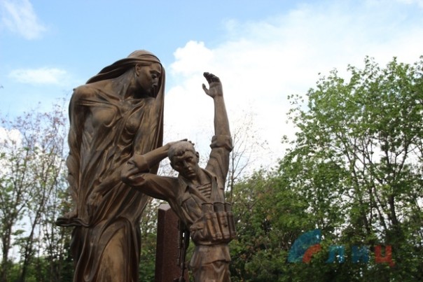 Сводка от НМ ЛНР 15 мая 2016 года. Боевики нацбатов вместе с СБУ проводят зачистки в Станице Луганской Сводка от НМ ЛНР 15 мая 2016 года. Боевики нацбатов вместе с СБУ проводят зачистки в Станице Луганской