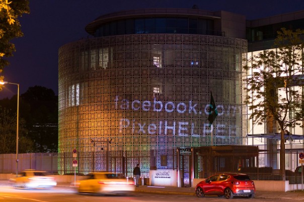 На посольстве Саудовской Аравии в Германии появилась надпись «Банк ИГ»