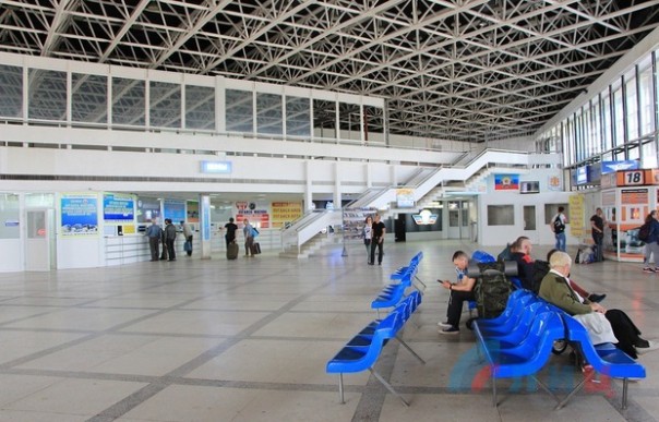 Работники ЛРУАС к 40-летию восстановили разрушенный укрофашистами Луганский автовокзал Работники ЛРУАС к 40-летию восстановили разрушенный укрофашистами Луганский автовокзал