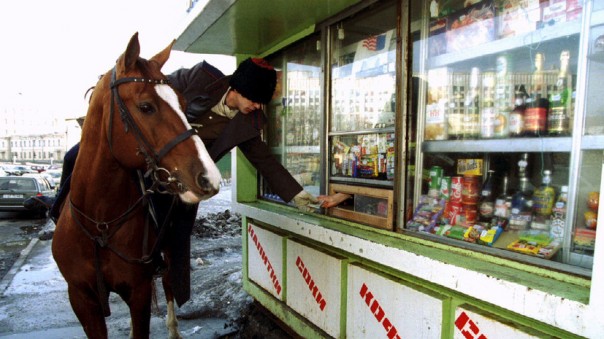 Бомба, водка, Путин: Журналист The Guardian раскритиковал стереотипы западных СМИ о России