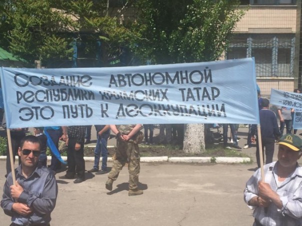 Ислямов с меджлисовцами бузит на границе с Крымом