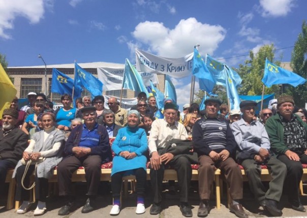 Ислямов с меджлисовцами бузит на границе с Крымом