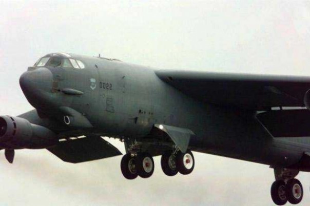 Стратегический бомбардировщик BВС США разбился на острове Гуам