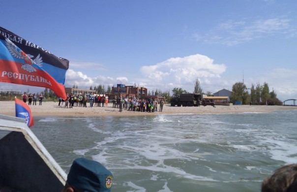 Экстремальный марафон ДНР-Россия через Таганрогский залив состоялся Экстремальный марафон ДНР-Россия через Таганрогский залив состоялся