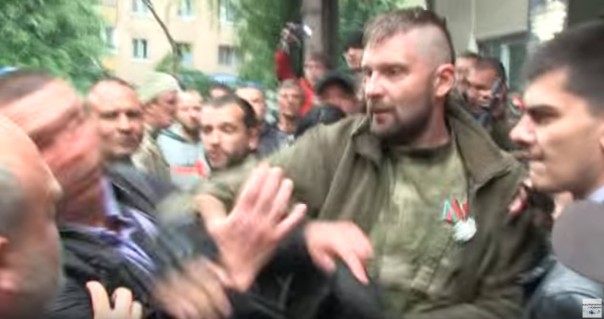 В Житомире херои АТО побили хероев Майдана В Житомире херои АТО побили хероев Майдана