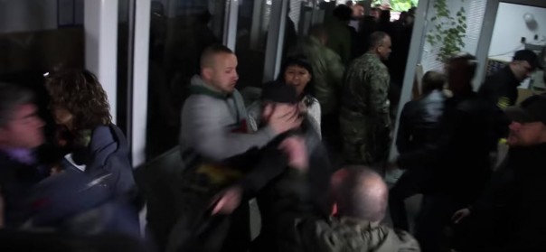 В Житомире херои АТО побили хероев Майдана В Житомире херои АТО побили хероев Майдана